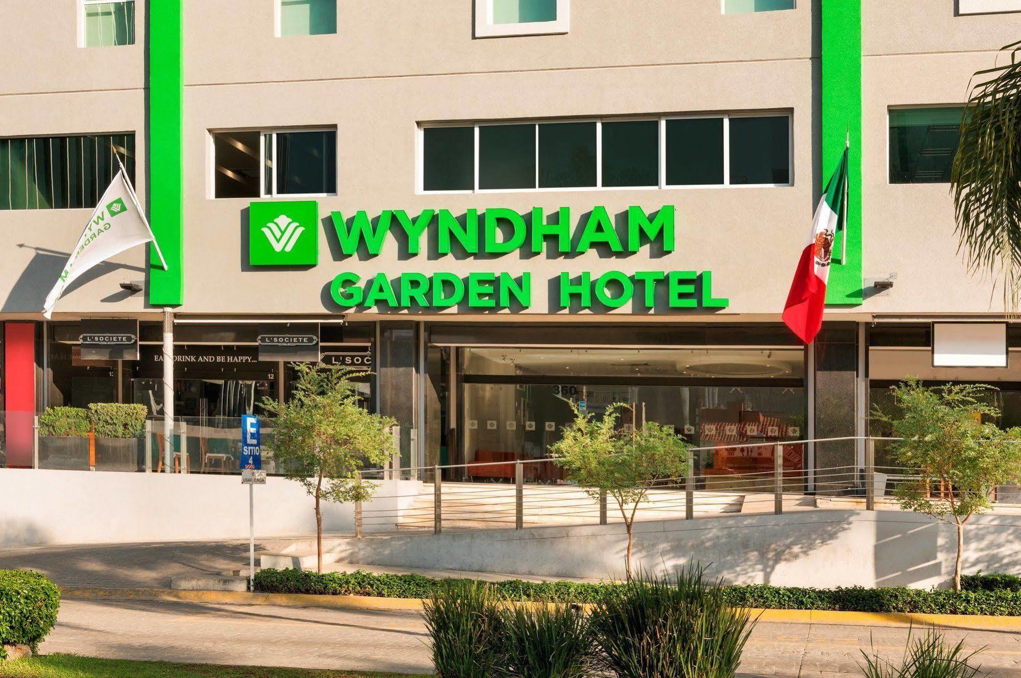 Wyndham Garden Guadalajara Acueducto Hotel Eksteriør billede